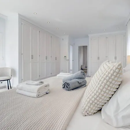 Stunning 5 Bedroom In Puerto Banus With Pool Marbella