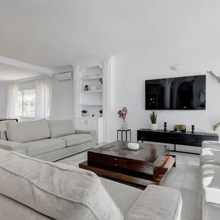 Willa Stunning 5 Bedroom In Puerto Banus With Pool