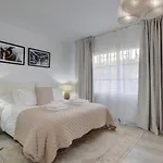 Stunning 5 Bedroom In Puerto Banus With Pool