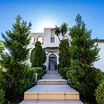 Stunning 5 Bedroom In Puerto Banus With Pool
