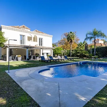 فيلة Stunning 5 Bedroom In Puerto Banus With Pool ماربيا