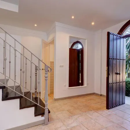 Stunning 5 Bedroom In Puerto Banus With Pool * Marbella