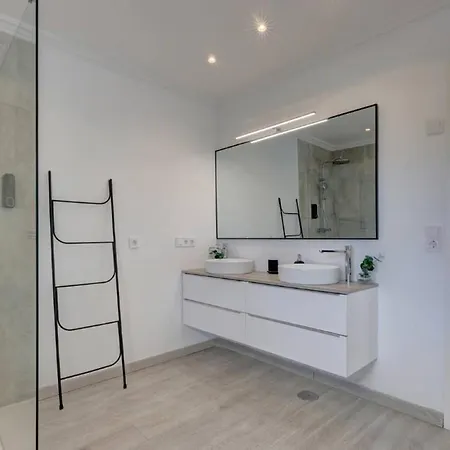 Stunning 5 Bedroom In Puerto Banus With Pool Marbella