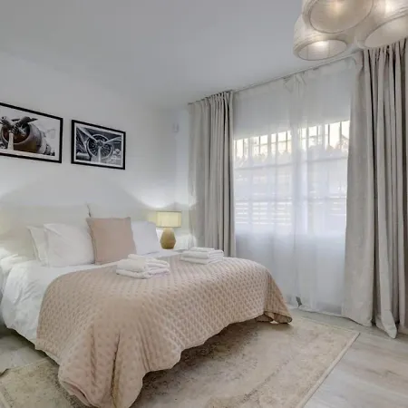 Stunning 5 Bedroom In Puerto Banus With Pool