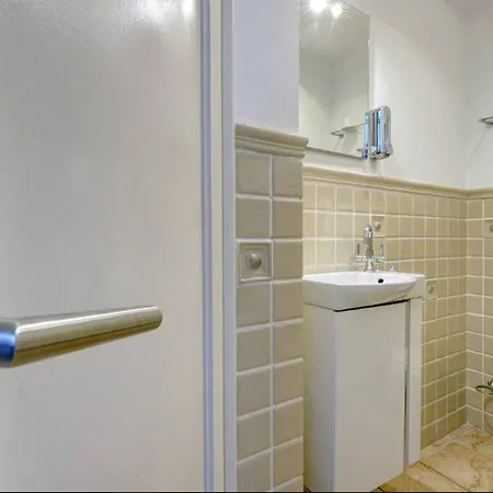 Stunning 5 Bedroom In Puerto Banus With Pool * Marbella