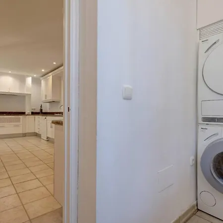 Stunning 5 Bedroom In Puerto Banus With Pool Villa *