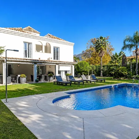 Willa Stunning 5 Bedroom In Puerto Banus With Pool Marbella