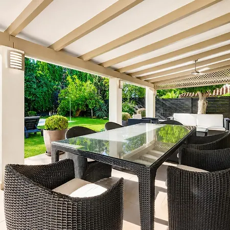 Stunning 5 Bedroom In Puerto Banus With Pool