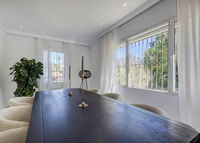Villa Stunning 5 Bedroom In Puerto Banus With Pool *