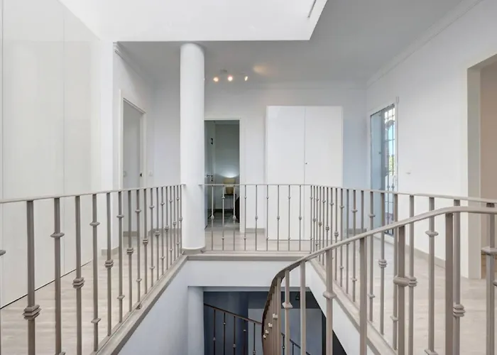 Stunning 5 Bedroom In Puerto Banus With Pool * 마르베야