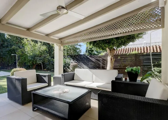 Villa Stunning 5 Bedroom In Puerto Banus With Pool