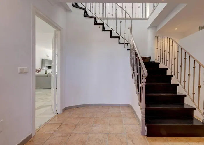 فيلة Stunning 5 Bedroom In Puerto Banus With Pool *