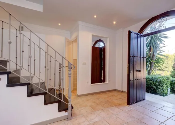 Stunning 5 Bedroom In Puerto Banus With Pool * Marbella