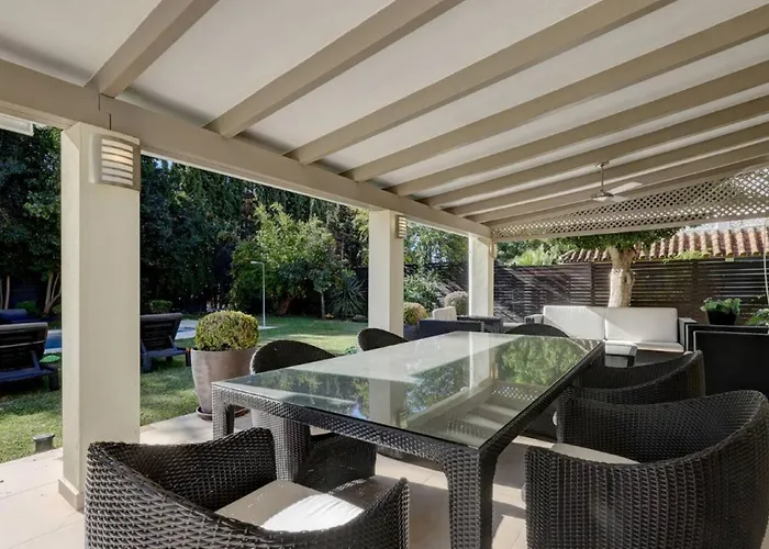 Villa Stunning 5 Bedroom In Puerto Banus With Pool *