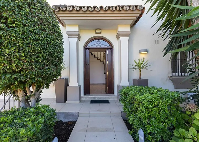 Stunning 5 Bedroom In Puerto Banus With Pool * Marbella