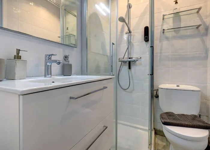 Stunning 5 Bedroom In Puerto Banus With Pool * ماربيا