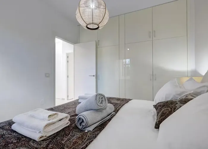 Stunning 5 Bedroom In Puerto Banus With Pool Marbella