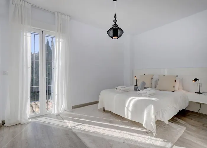 빌라 Stunning 5 Bedroom In Puerto Banus With Pool *