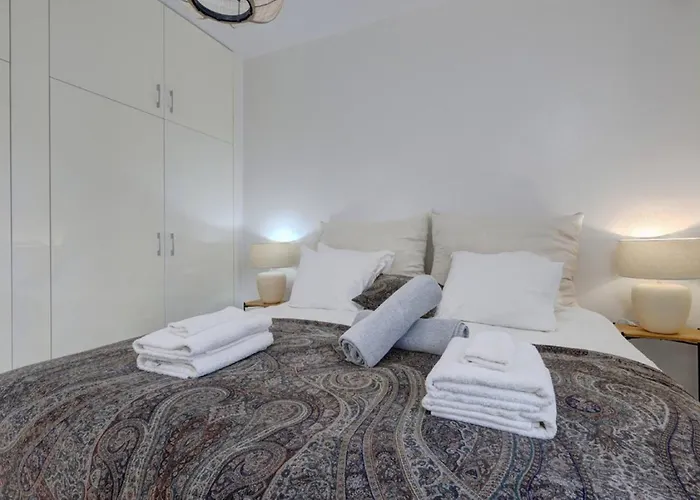 Stunning 5 Bedroom In Puerto Banus With Pool Villa Marbella