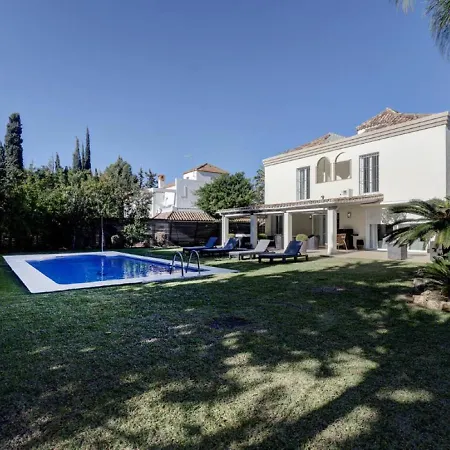 Stunning 5 Bedroom In Puerto Banus With Pool * Marbella
