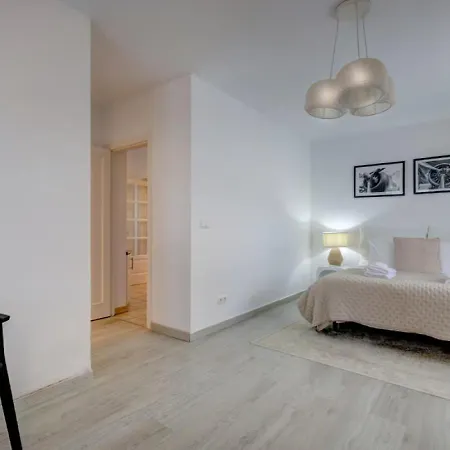 Stunning 5 Bedroom In Puerto Banus With Pool *